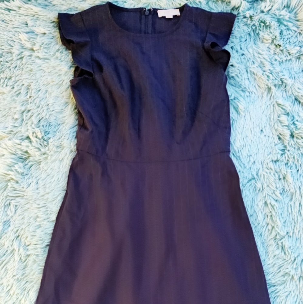 LOFT- Black Flutter Sleeve Sheath Dress - Size: 00P